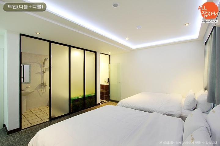 The Hotel Bon Suwon Oda fotoğraf