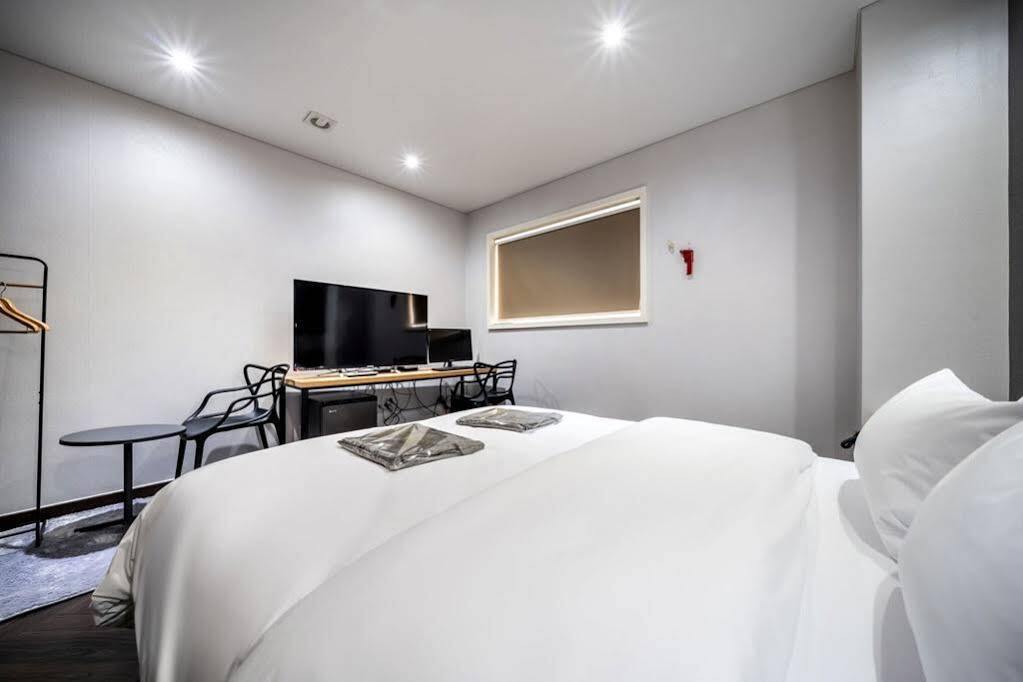 The Hotel Bon Suwon Dış mekan fotoğraf