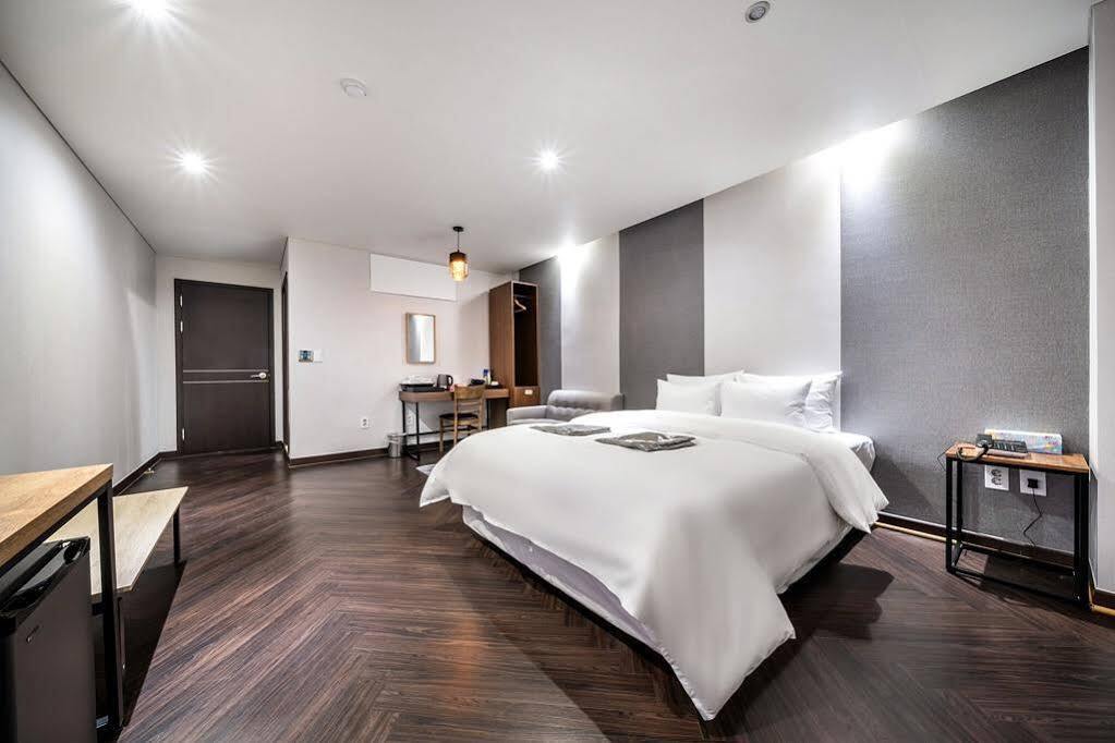 The Hotel Bon Suwon Dış mekan fotoğraf