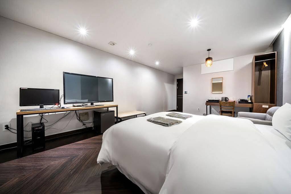 The Hotel Bon Suwon Dış mekan fotoğraf